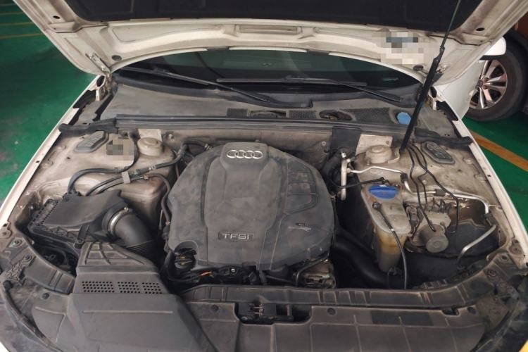 Used Audi A4L 2015 35 TFSI Automatic Comfort Model Engine Bay