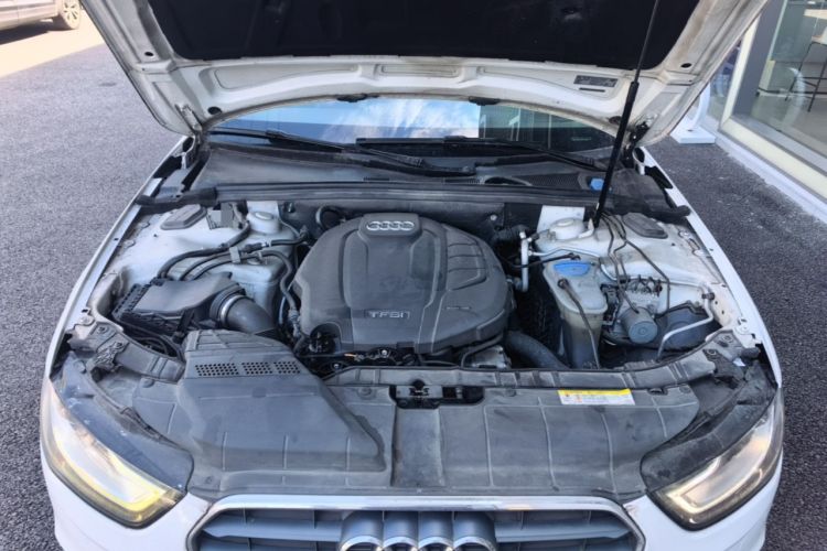 Used Audi A4L 2015 35 TFSI Automatic Standard Model Engine Bay