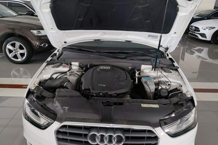 Used Audi A4L 2015 35 TFSI Automatic Comfort Model Engine Bay