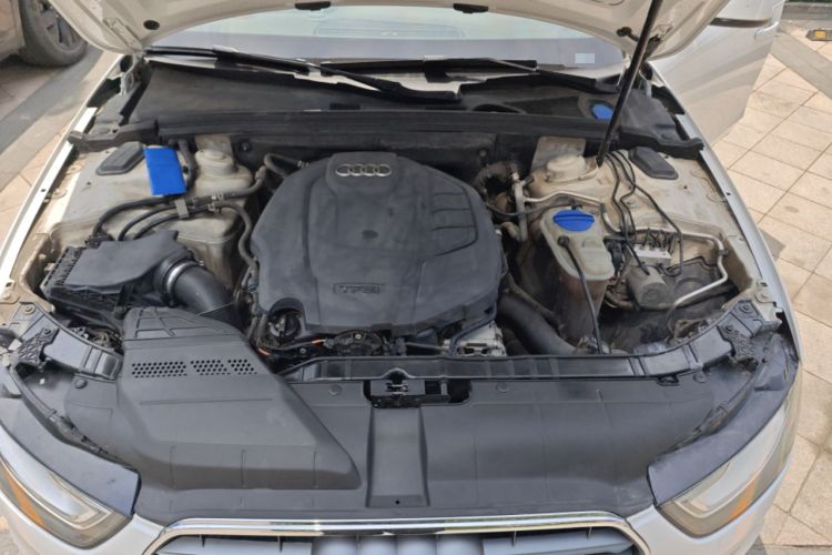 Used Audi A4L 2015 35 TFSI Automatic Comfort Model Engine Bay