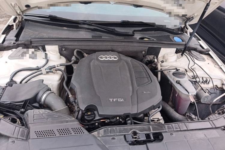 Used Audi A4L 2015 35 TFSI Automatic Standard Model Engine Bay