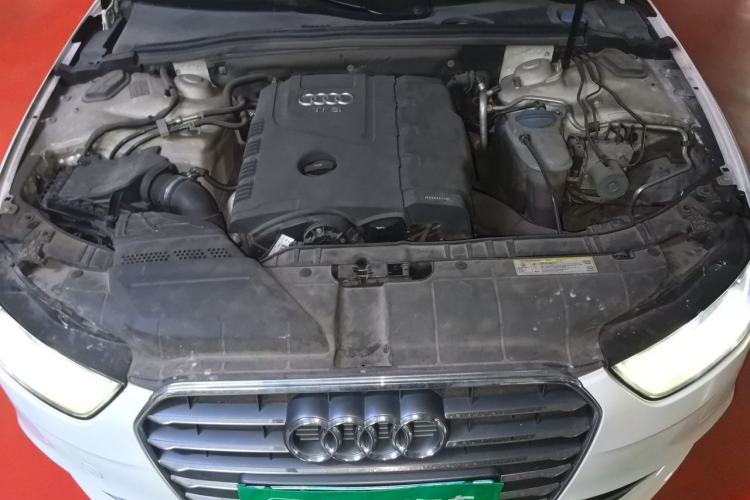 Used Audi A4L 2015 30 TFSI Automatic Comfort Model Engine Bay