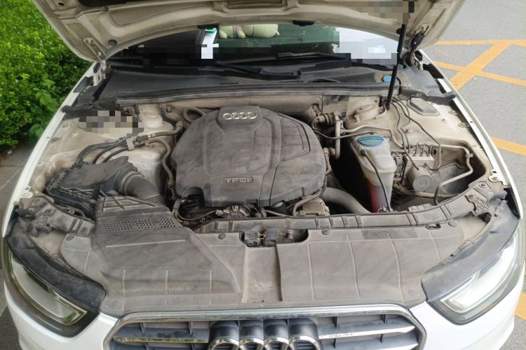 Used Audi A4L 2015 35 TFSI Automatic Standard Model Engine Bay