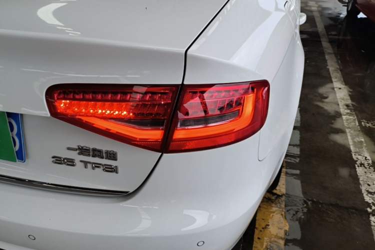 Used Audi A4L 2015 35 TFSI Automatic Comfort Model Exterior 3