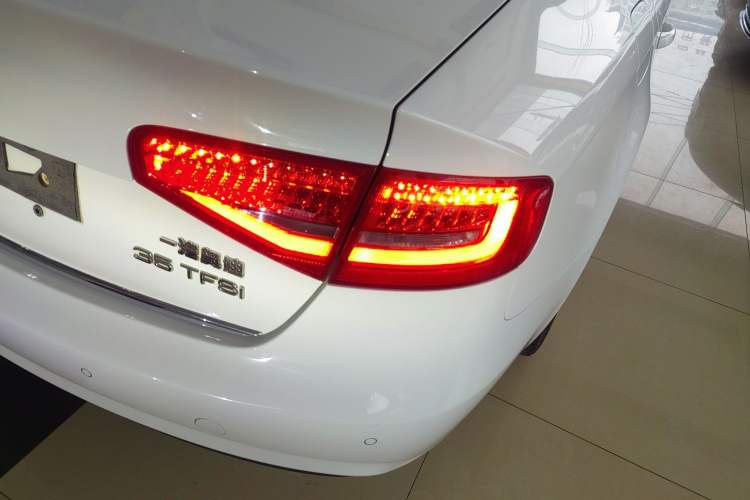 Used Audi A4L 2015 35 TFSI Automatic Comfort Model Exterior 3