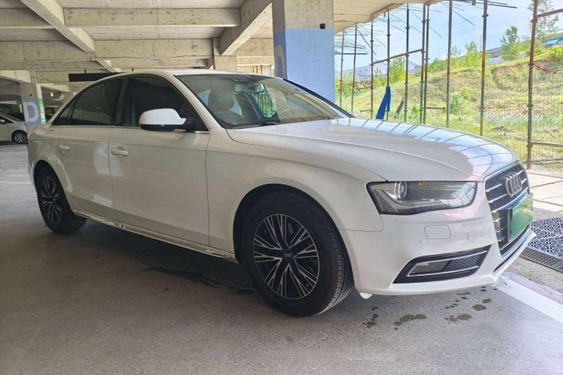 Used Audi A4L 2015 35 TFSI Automatic Standard Model Exterior 5