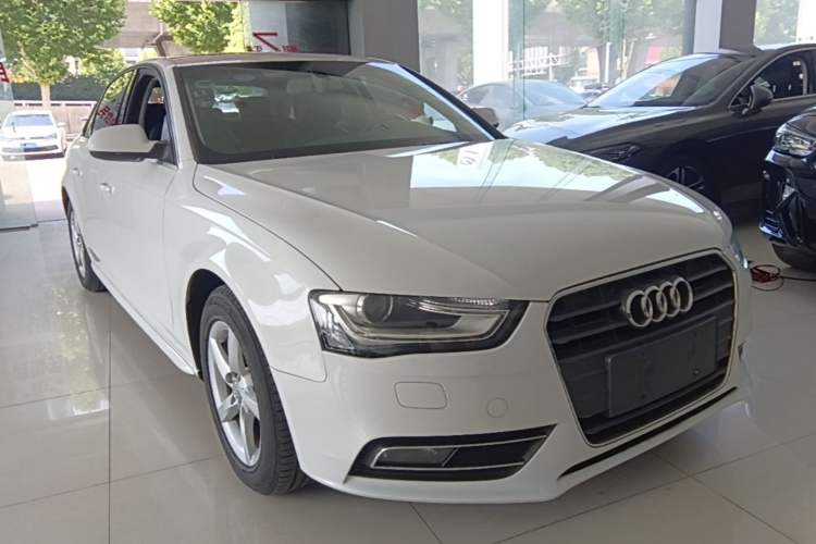 Used Audi A4L 2015 30 TFSI Automatic Comfort Model Front Right 45 Deg