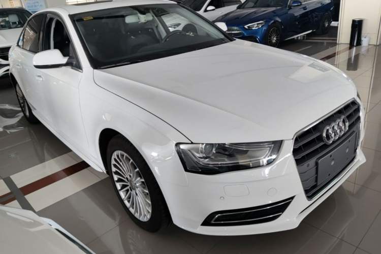 Used Audi A4L 2015 35 TFSI Automatic Comfort Model Front Right 45 Deg