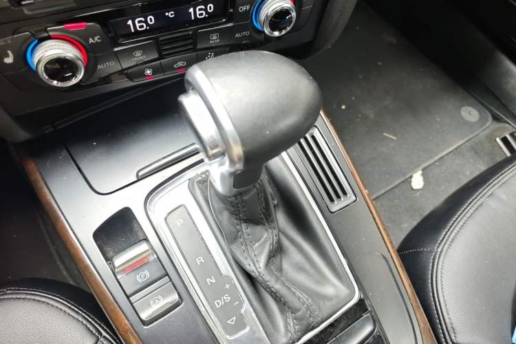 Used Audi A4L 2015 35 TFSI Automatic Comfort Model Gear Lever