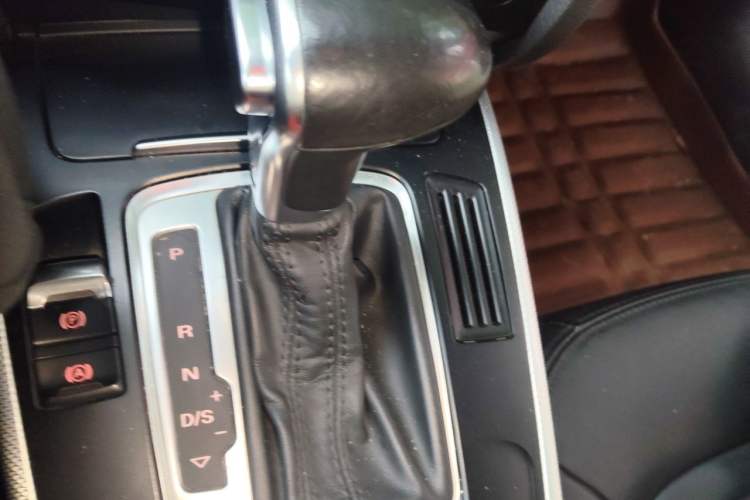Used Audi A4L 2015 35 TFSI Automatic Standard Model Gear Lever