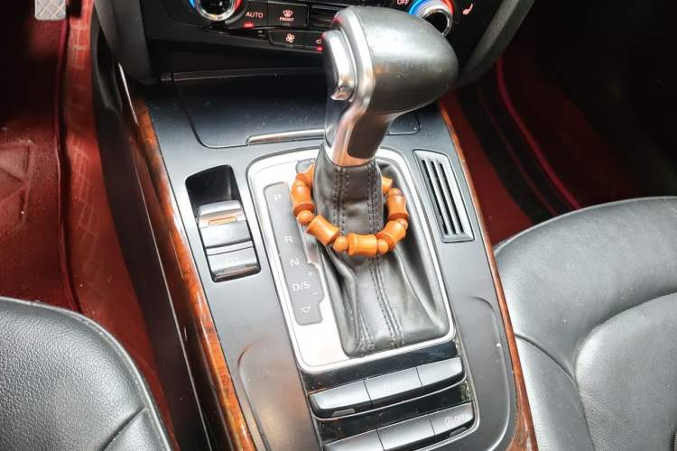 Used Audi A4L 2015 35 TFSI Automatic Technology Model Gear Lever