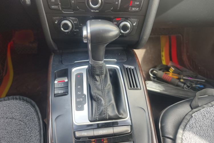 Used Audi A4L 2015 35 TFSI Automatic Comfort Model Gear Lever