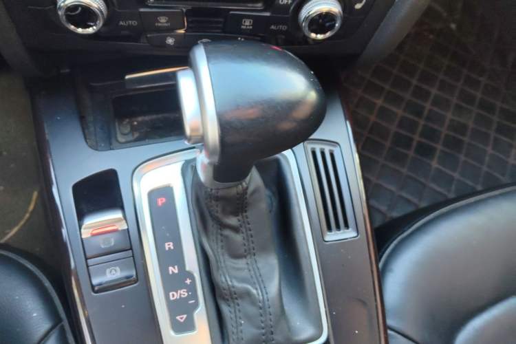 Used Audi A4L 2015 35 TFSI Automatic Comfort Model Gear Lever