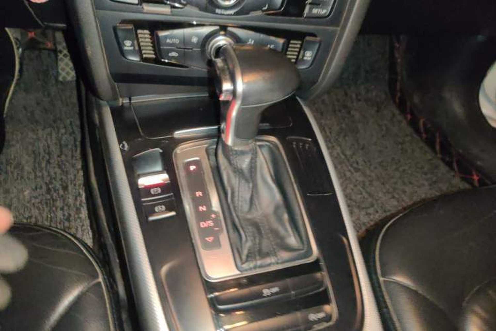 Used Audi A4L 2015 30 TFSI Automatic Comfort Model Gear Lever