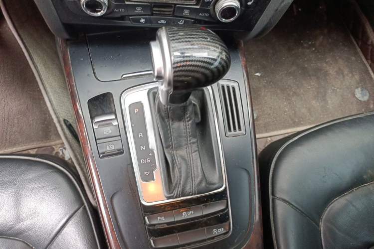 Used Audi A4L 2015 35 TFSI Automatic Comfort Model Gear Lever