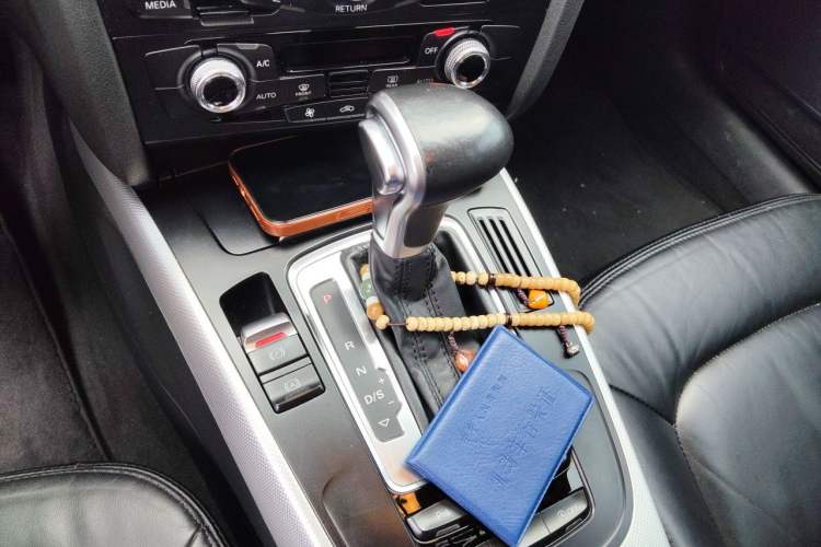 Used Audi A4L 2015 35 TFSI Automatic Standard Model Gear Lever