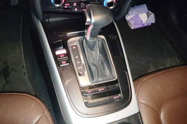 Used Audi A4L 2015 35 TFSI Automatic Standard Model Gear Lever