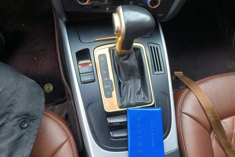 Used Audi A4L 2015 35 TFSI Automatic Standard Model Gear Lever