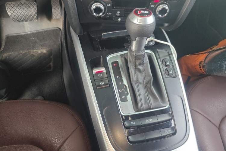 Used Audi A4L 2015 35 TFSI Automatic Standard Model Gear Lever