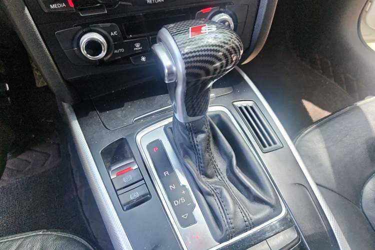 Used Audi A4L 2015 35 TFSI Automatic Standard Model Gear Lever