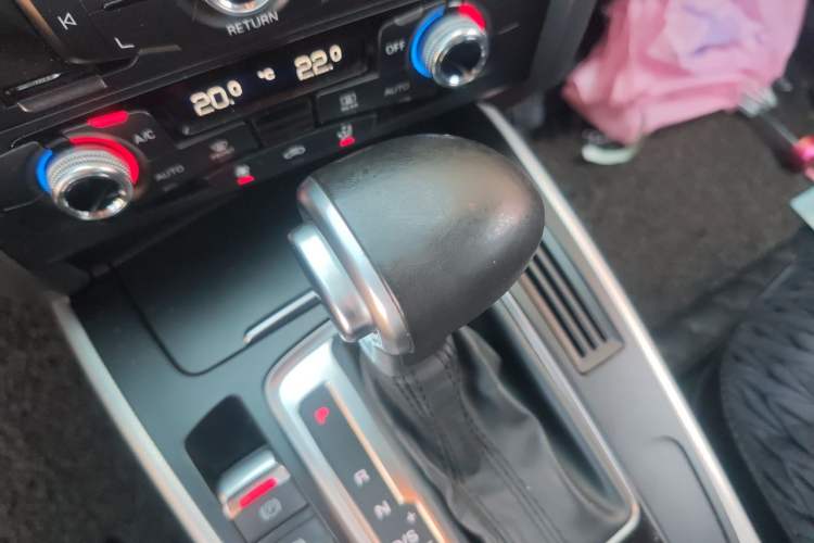 Used Audi A4L 2015 35 TFSI Automatic Standard Model Gear Lever
