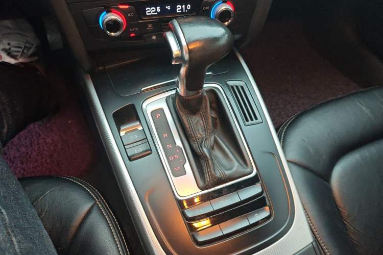 Used Audi A4L 2015 35 TFSI Automatic Standard Model Gear Lever
