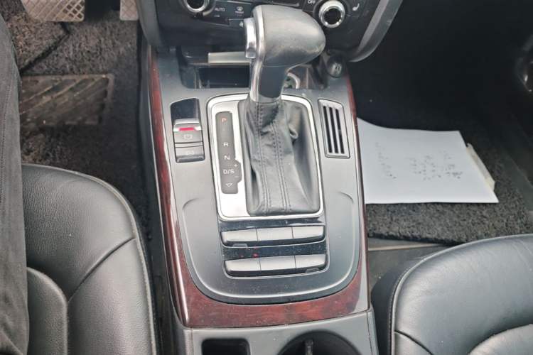 Used Audi A4L 2015 35 TFSI Millionth Anniversary Comfort Edition Gear Lever
