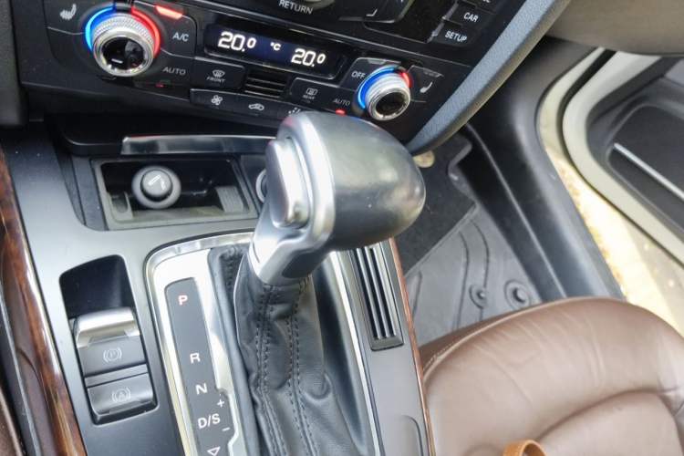 Used Audi A4L 2015 35 TFSI Automatic Comfort Model Gear Lever