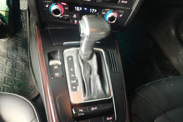 Used Audi A4L 2015 35 TFSI Automatic Comfort Model Gear Lever