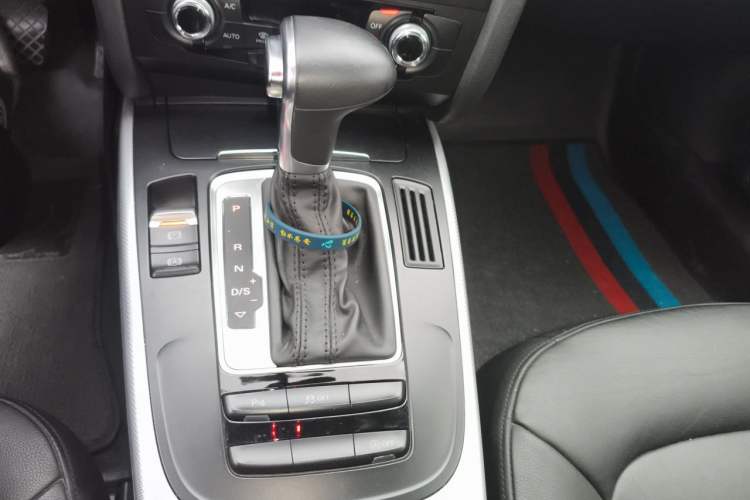 Used Audi A4L 2015 35 TFSI Automatic Standard Model Gear Lever
