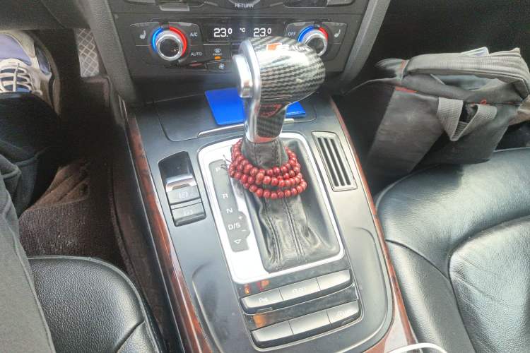 Used Audi A4L 2015 35 TFSI Automatic Comfort Model Gear Lever