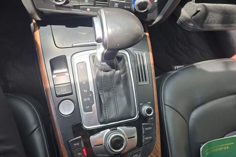 Used Audi A4L 2015 35 TFSI Automatic Technology Model Gear Lever