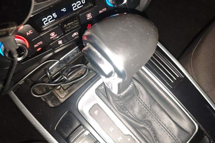Used Audi A4L 2015 35 TFSI Automatic Standard Model Gear Lever