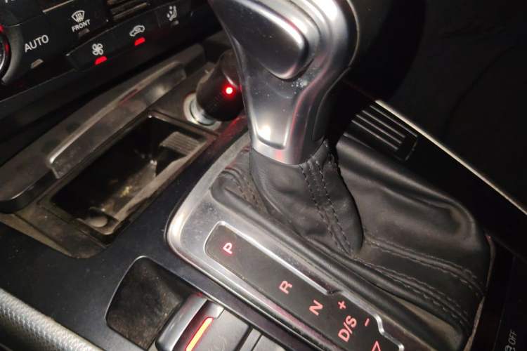 Used Audi A4L 2015 35 TFSI Automatic Technology Model Gear Lever