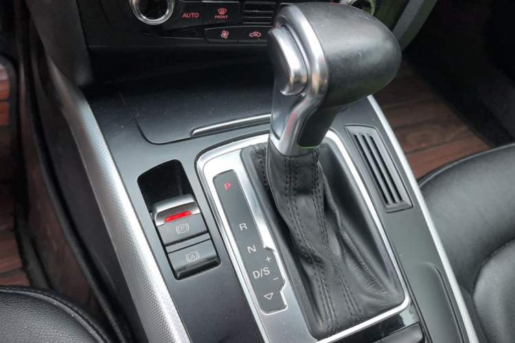 Used Audi A4L 2015 35 TFSI Automatic Standard Model Gear Lever