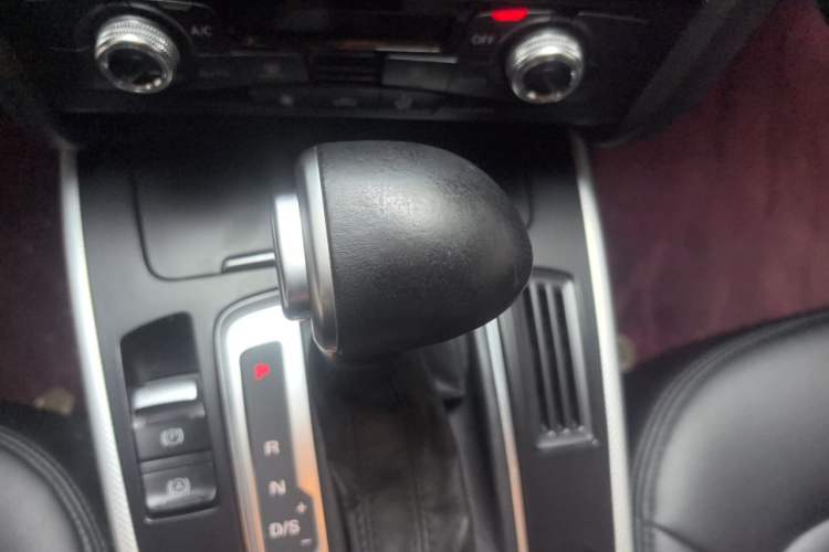 Used Audi A4L 2015 35 TFSI Automatic Standard Model Gear Lever