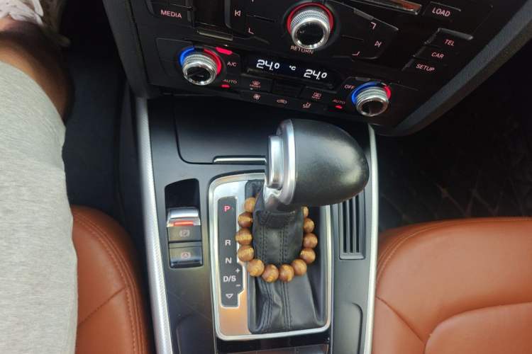 Used Audi A4L 2015 35 TFSI Automatic Standard Model Gear Lever