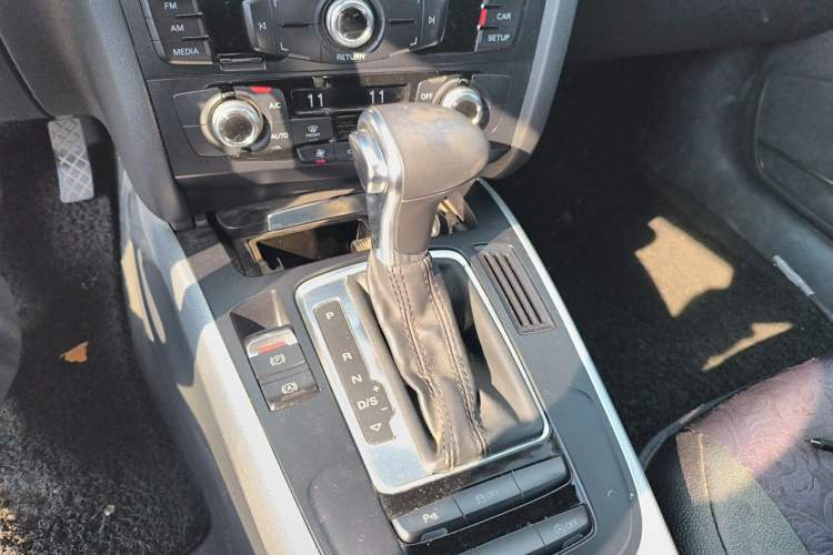 Used Audi A4L 2015 35 TFSI Automatic Standard Model Gear Lever