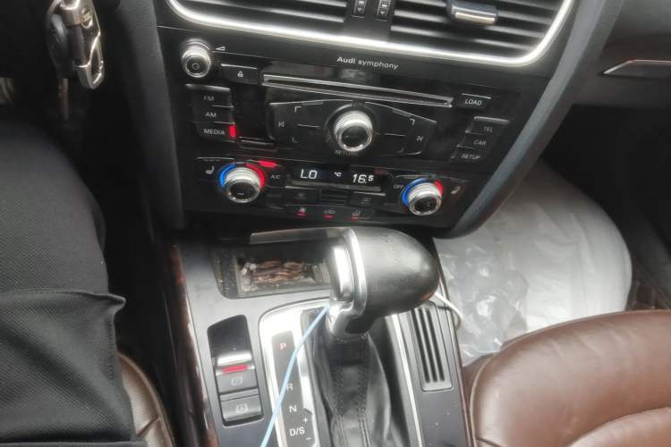 Used Audi A4L 2015 35 TFSI Automatic Comfort Model Gear Lever