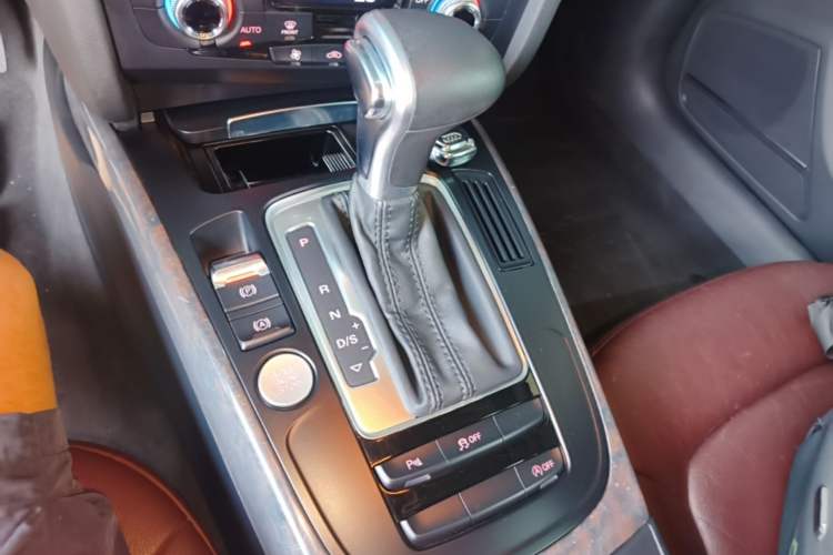 Used Audi A4L 2015 35 TFSI Automatic Standard Model Gear Lever