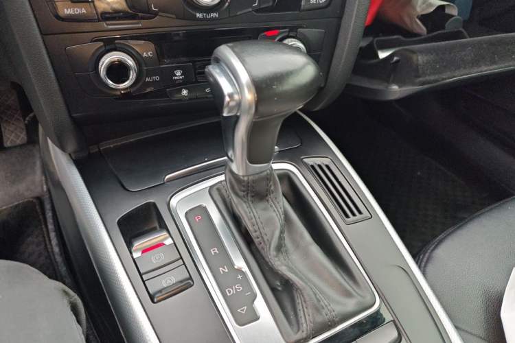 Used Audi A4L 2015 35 TFSI Automatic Standard Model Gear Lever