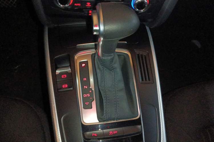 Used Audi A4L 2015 35 TFSI Automatic Standard Model Gear Lever