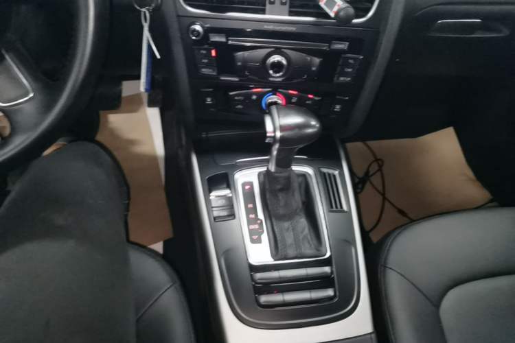 Used Audi A4L 2015 35 TFSI Automatic Standard Model Gear Lever