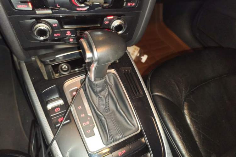 Used Audi A4L 2015 35 TFSI Automatic Standard Model Gear Lever