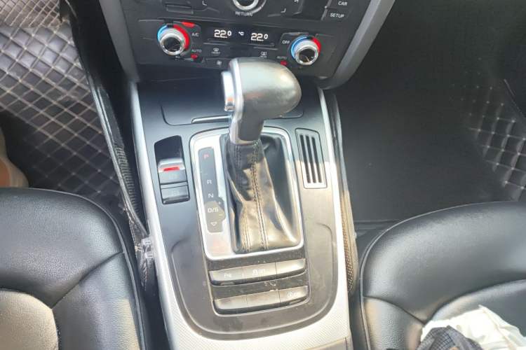 Used Audi A4L 2015 35 TFSI Automatic Standard Model Gear Lever
