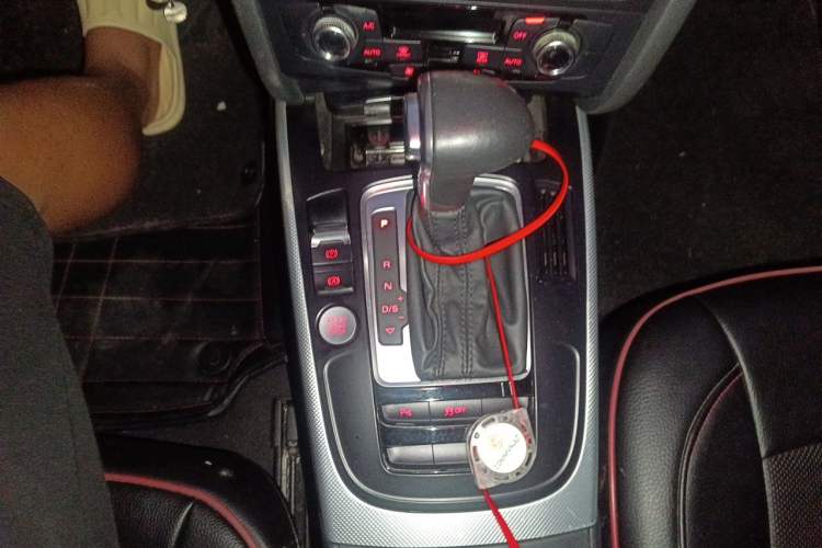 Used Audi A4L 2015 35 TFSI Automatic Comfort Model Gear Lever