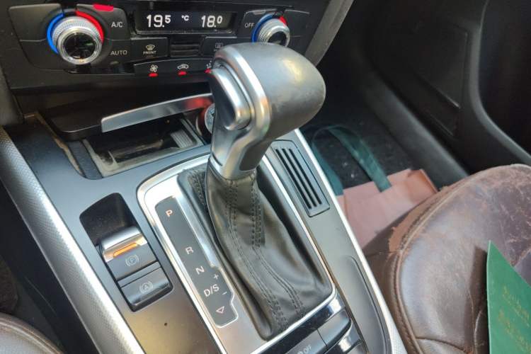 Used Audi A4L 2015 35 TFSI Automatic Standard Model Gear Lever
