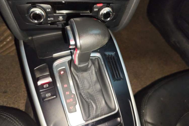 Used Audi A4L 2015 35 TFSI Automatic Standard Model Gear Lever