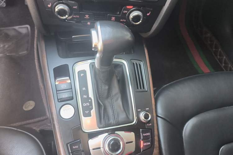 Used Audi A4L 2015 35 TFSI Automatic Technology Model Gear Lever