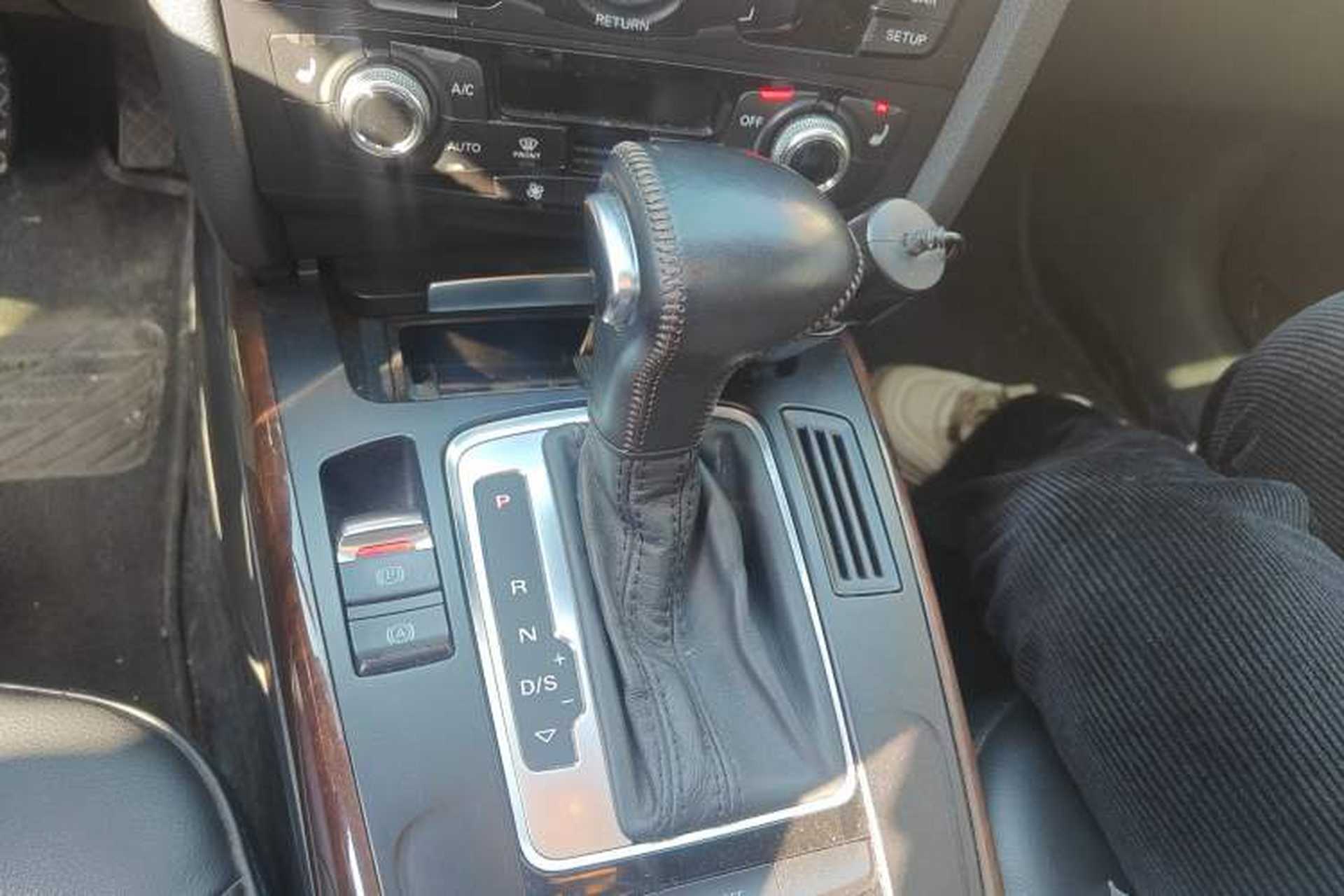 Used Audi A4L 2015 35 TFSI Automatic Comfort Model Gear Lever